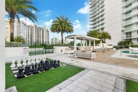 10 Venetian Way Miami Beach FL 33139