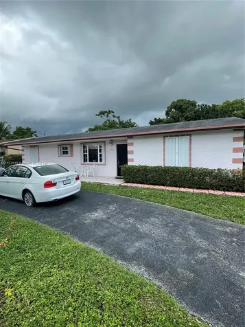 11805 SW 194th Terrace Miami FL 33177