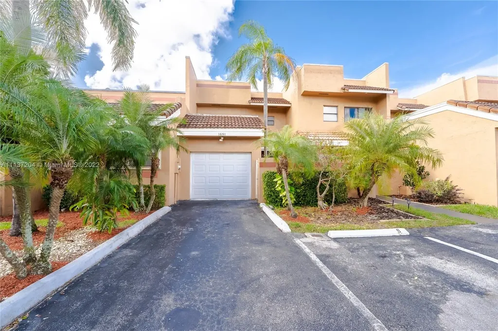 1681 SW 120th Terrace Pembroke Pines FL 33025