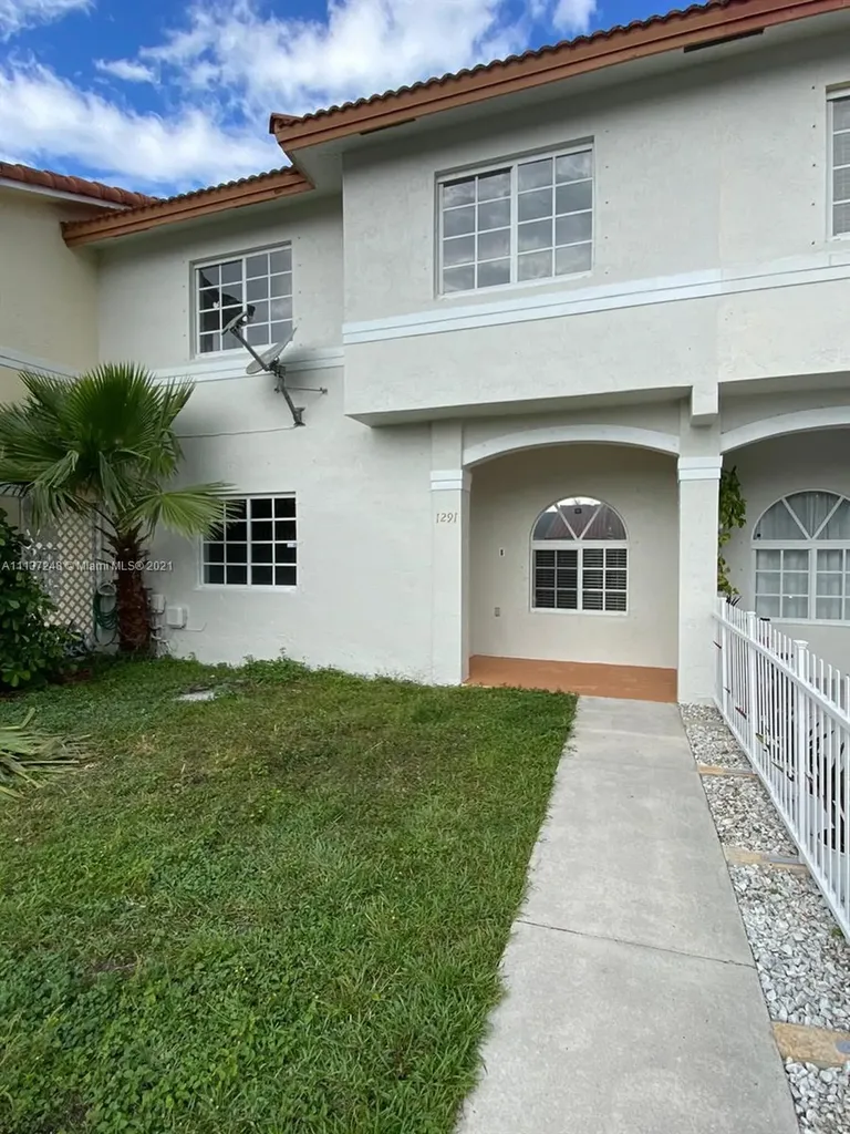 1291 SE 8th Place Homestead FL 33035