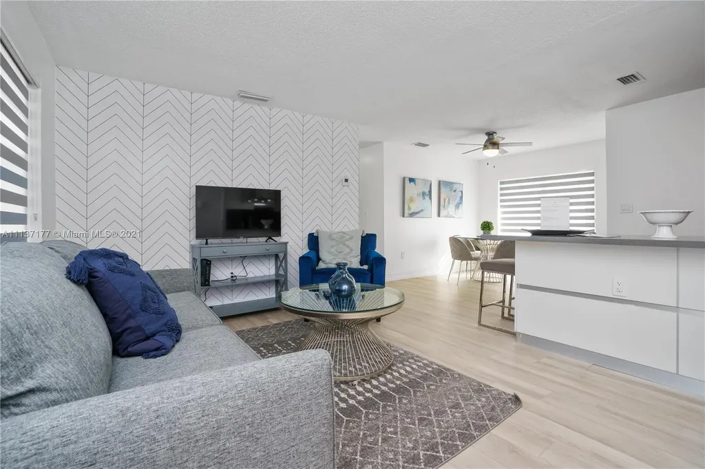 20077 SW 87th Place Cutler Bay FL 33189