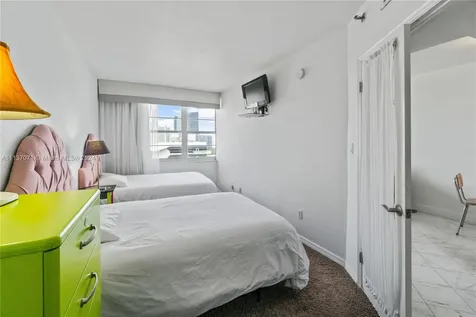 100 Lincoln Road Miami Beach FL 33139