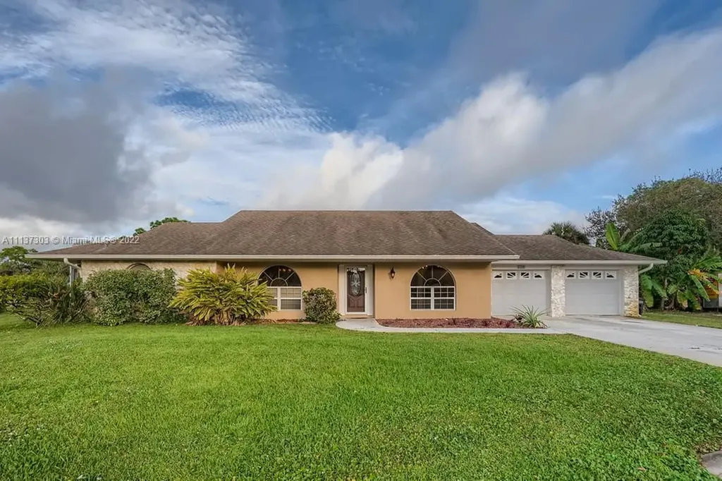 5100 Indian Bend Lane Fort Pierce FL 34951