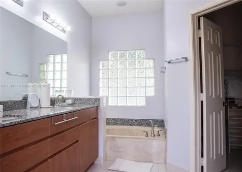 9521 NW 18th Drive Plantation FL 33322