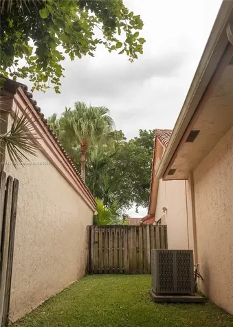 9521 NW 18th Drive Plantation FL 33322