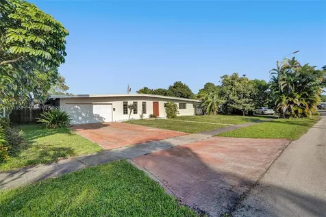 1941 NE 186th Drive North Miami Beach FL 33179