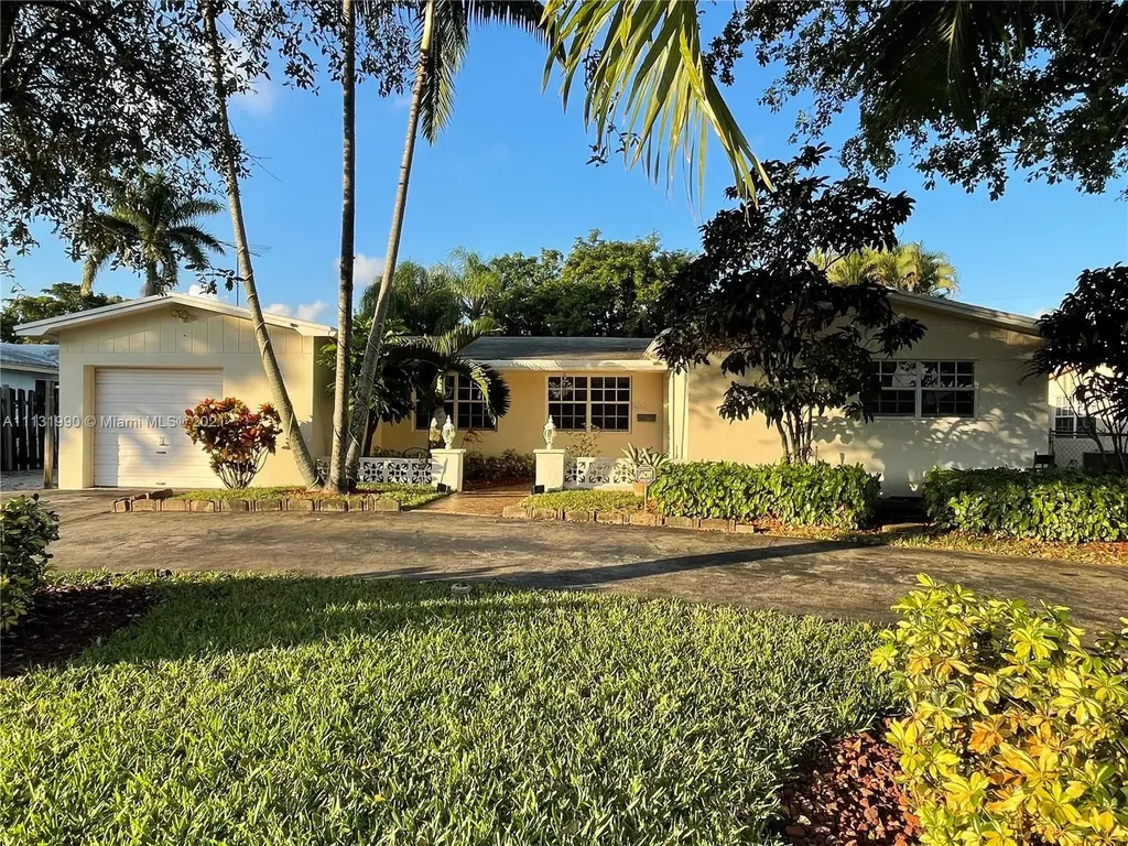 6551 SW 10th Street Pembroke Pines FL 33023