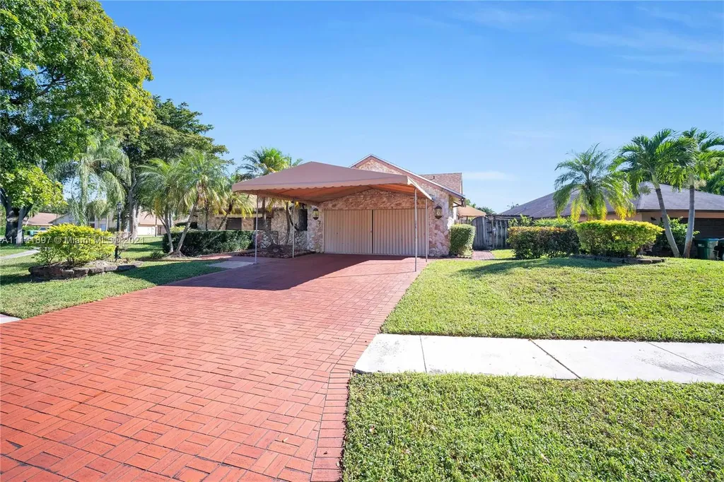 5710 NW 54th Lane Tamarac FL 33319