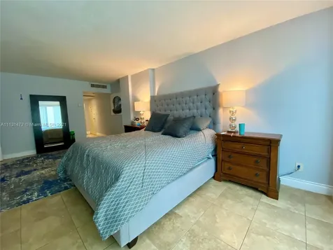 5401 Collins Avenue Miami Beach FL 33140