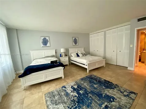 5401 Collins Avenue Miami Beach FL 33140