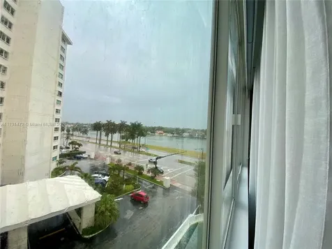 5401 Collins Avenue Miami Beach FL 33140