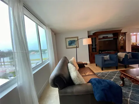 5401 Collins Avenue Miami Beach FL 33140