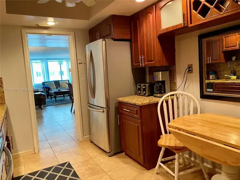 5401 Collins Avenue Miami Beach FL 33140