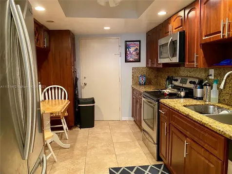 5401 Collins Avenue Miami Beach FL 33140