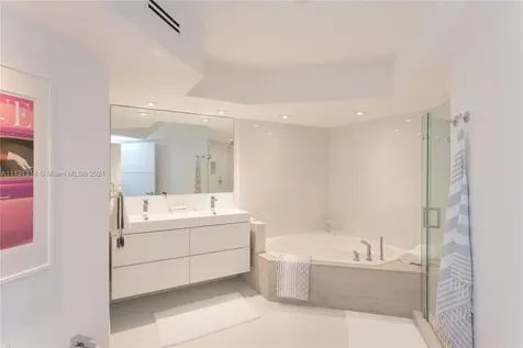 6301 Collins Miami Beach FL 33141