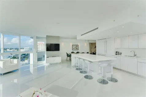 6301 Collins Miami Beach FL 33141