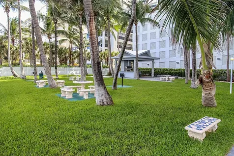 6301 Collins Miami Beach FL 33141