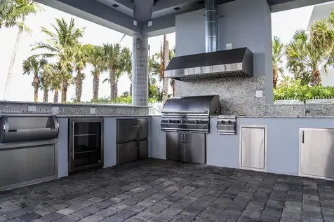 6301 Collins Miami Beach FL 33141