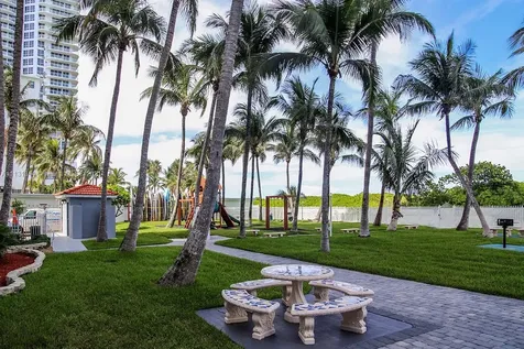 6301 Collins Miami Beach FL 33141