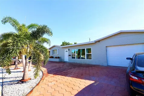 6520 SW 8th Street Pembroke Pines FL 33023
