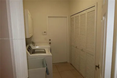 2644 Oakbrook Drive Weston FL 33332