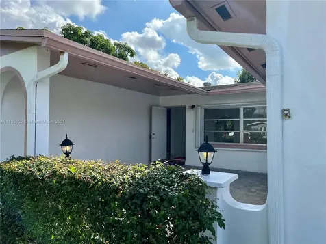9400 NW 24th Place Pembroke Pines FL 33024