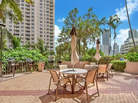 520 Brickell Key Drive Miami FL 33131