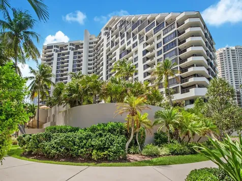 520 Brickell Key Drive Miami FL 33131