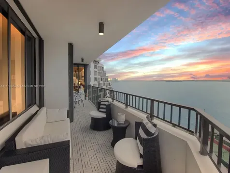 520 Brickell Key Drive Miami FL 33131