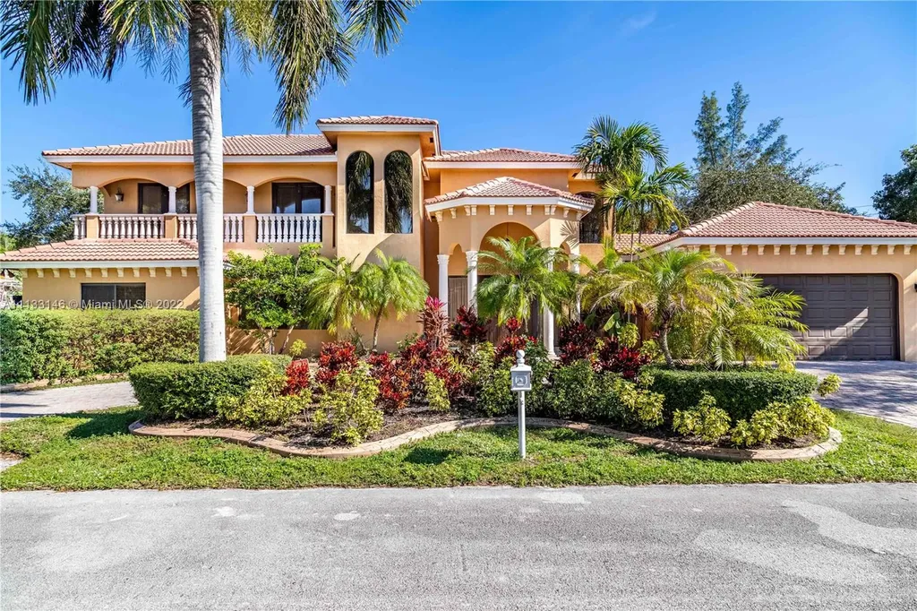 18465 SW 77th Court Cutler Bay FL 33157