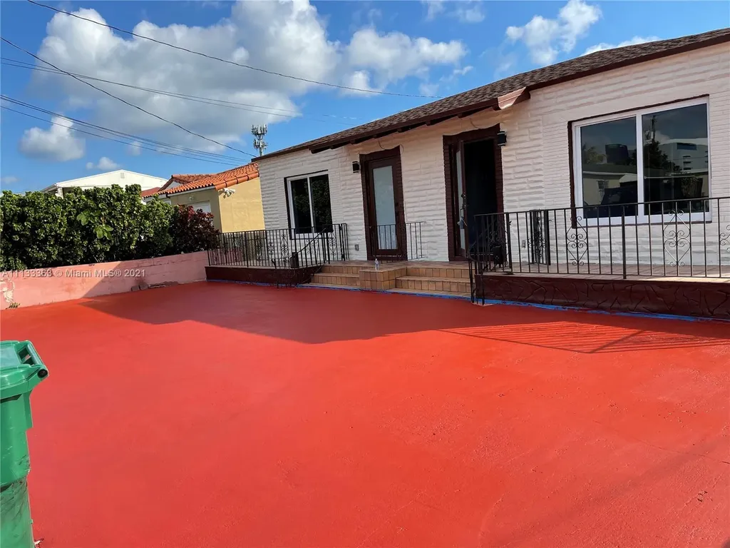2822 SW 1st Street Miami FL 33135