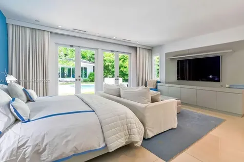 149 W Shore Drive W Miami FL 33133
