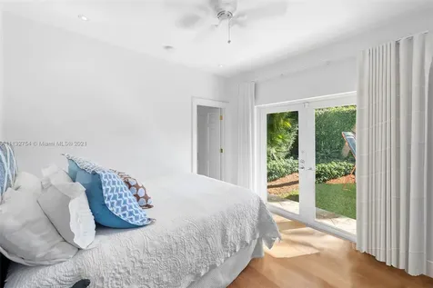 5473 N Bay Road Miami Beach FL 33140