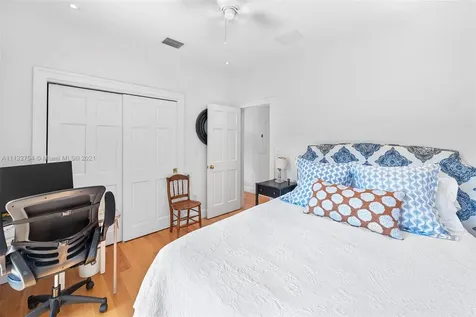5473 N Bay Road Miami Beach FL 33140