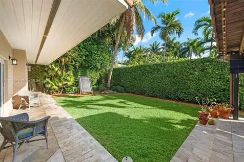 5473 N Bay Road Miami Beach FL 33140