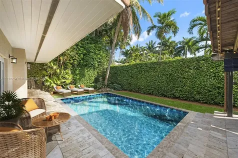 5473 N Bay Road Miami Beach FL 33140