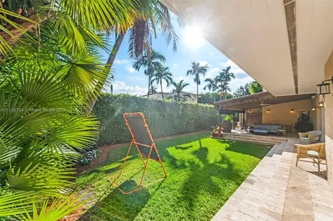 5473 N Bay Road Miami Beach FL 33140