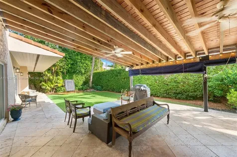 5473 N Bay Road Miami Beach FL 33140