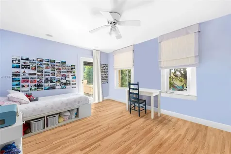 5473 N Bay Road Miami Beach FL 33140
