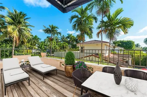 5473 N Bay Road Miami Beach FL 33140