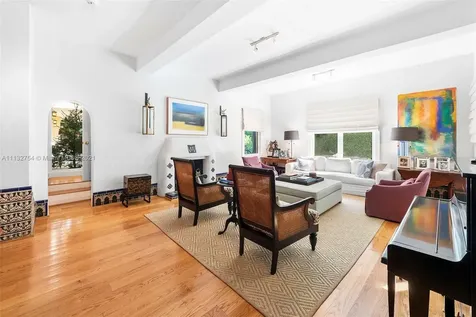5473 N Bay Road Miami Beach FL 33140