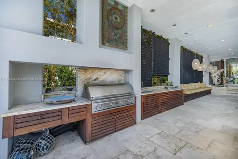 220 Harbor Drive Key Biscayne FL 33149
