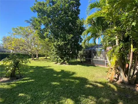 920 NW 202nd Terrace Pembroke Pines FL 33029