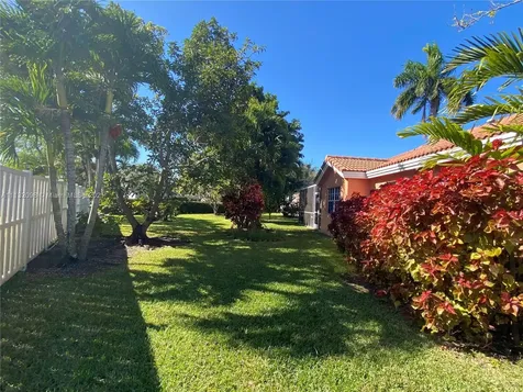 920 NW 202nd Terrace Pembroke Pines FL 33029
