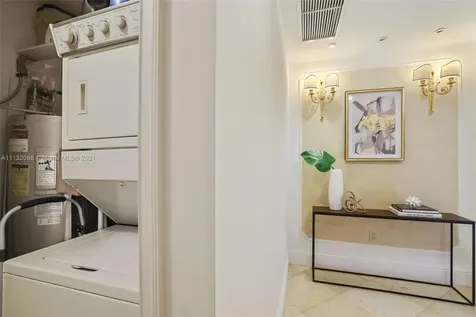 3400 SW 27th Avenue Miami FL 33133