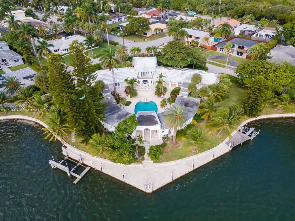 900 N Northlake Drive Hollywood FL 33019
