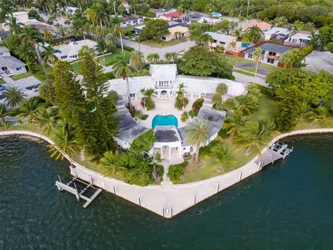 900 N Northlake Drive Hollywood FL 33019