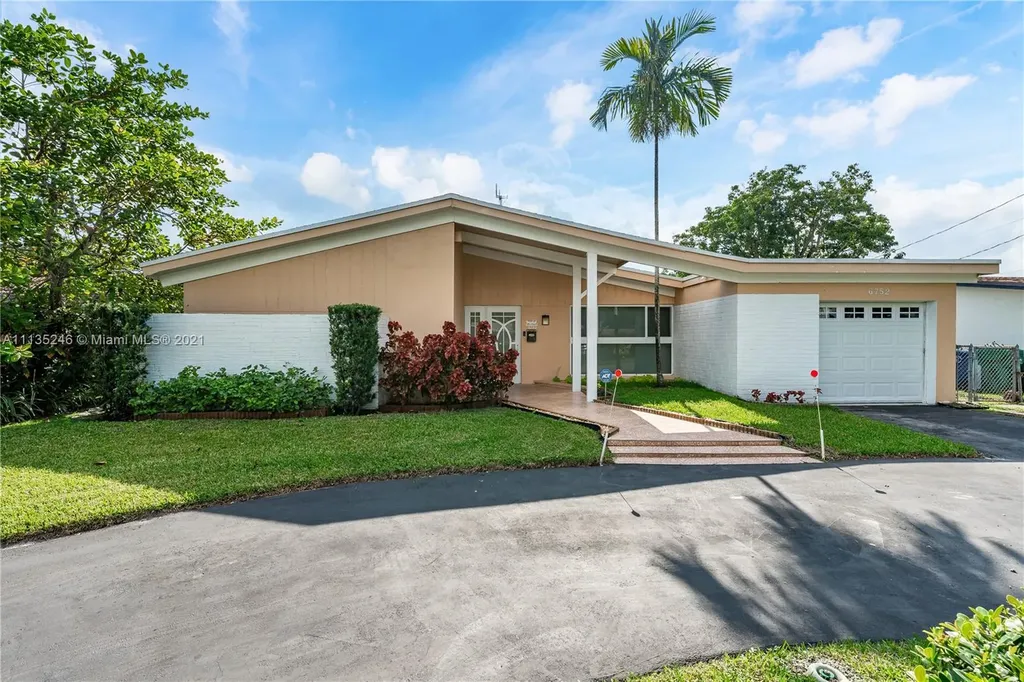 6752 Dogwood Drive Miramar FL 33023