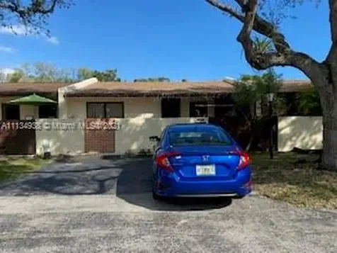 13814 Kendale Lakes Drive Miami FL 33183