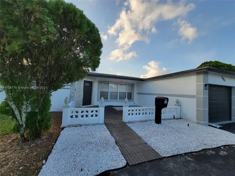 3901 NW 50th Way Lauderdale Lakes FL 33319